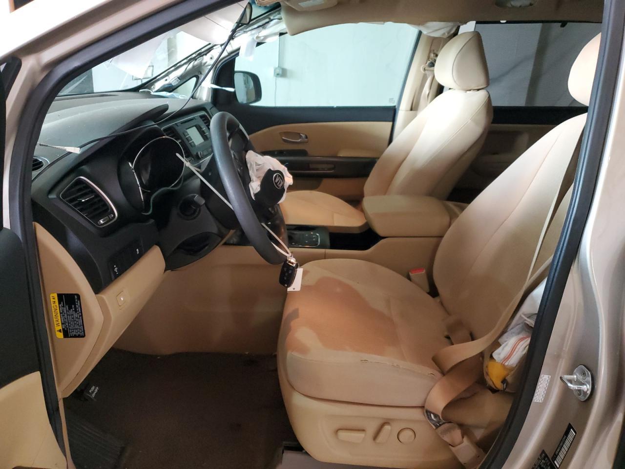 2016 KIA SEDONA LX - Image 7