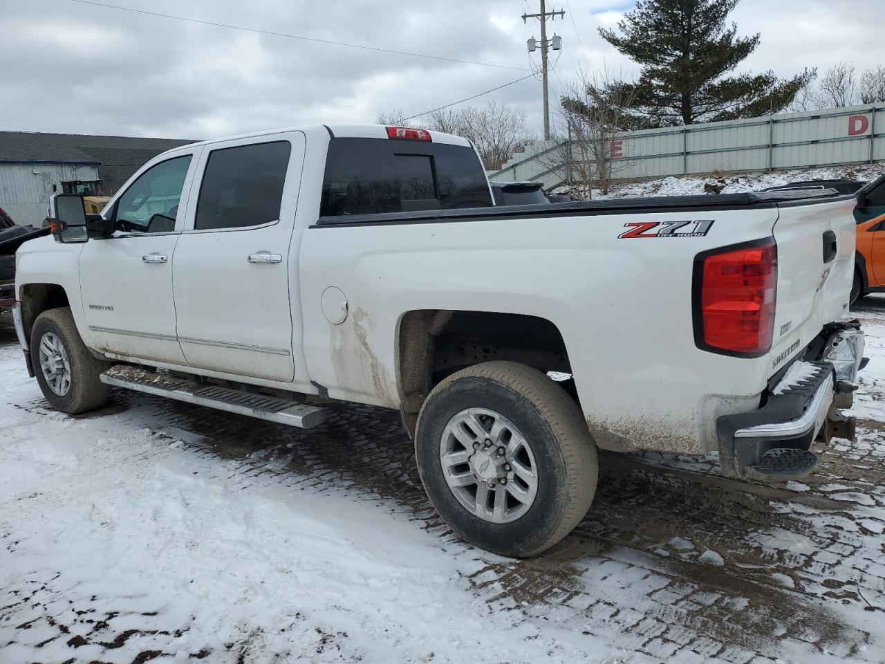 2018 CHEVROLET SILVERADO - Image 2
