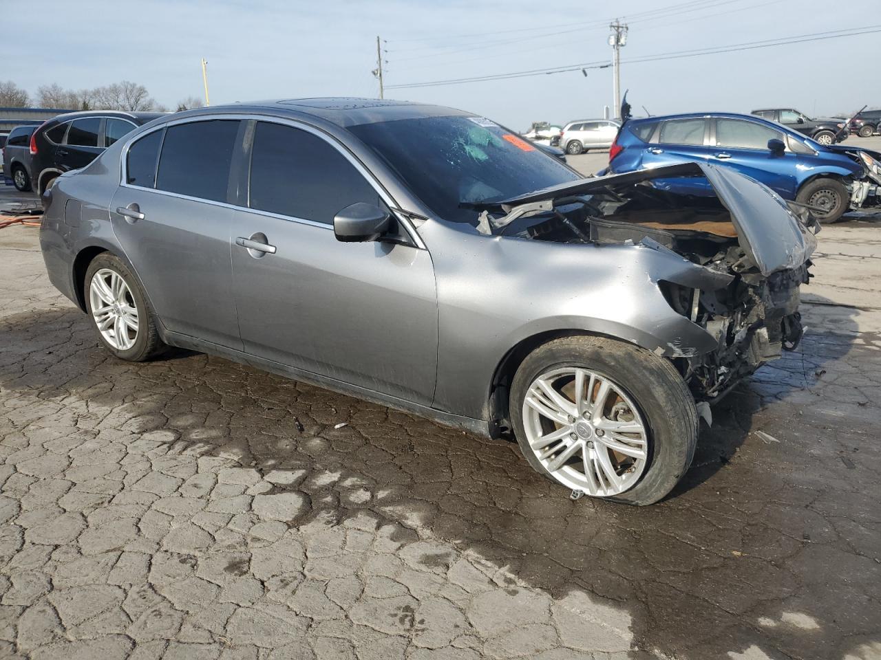 2011 INFINITI G37 - Фото 4