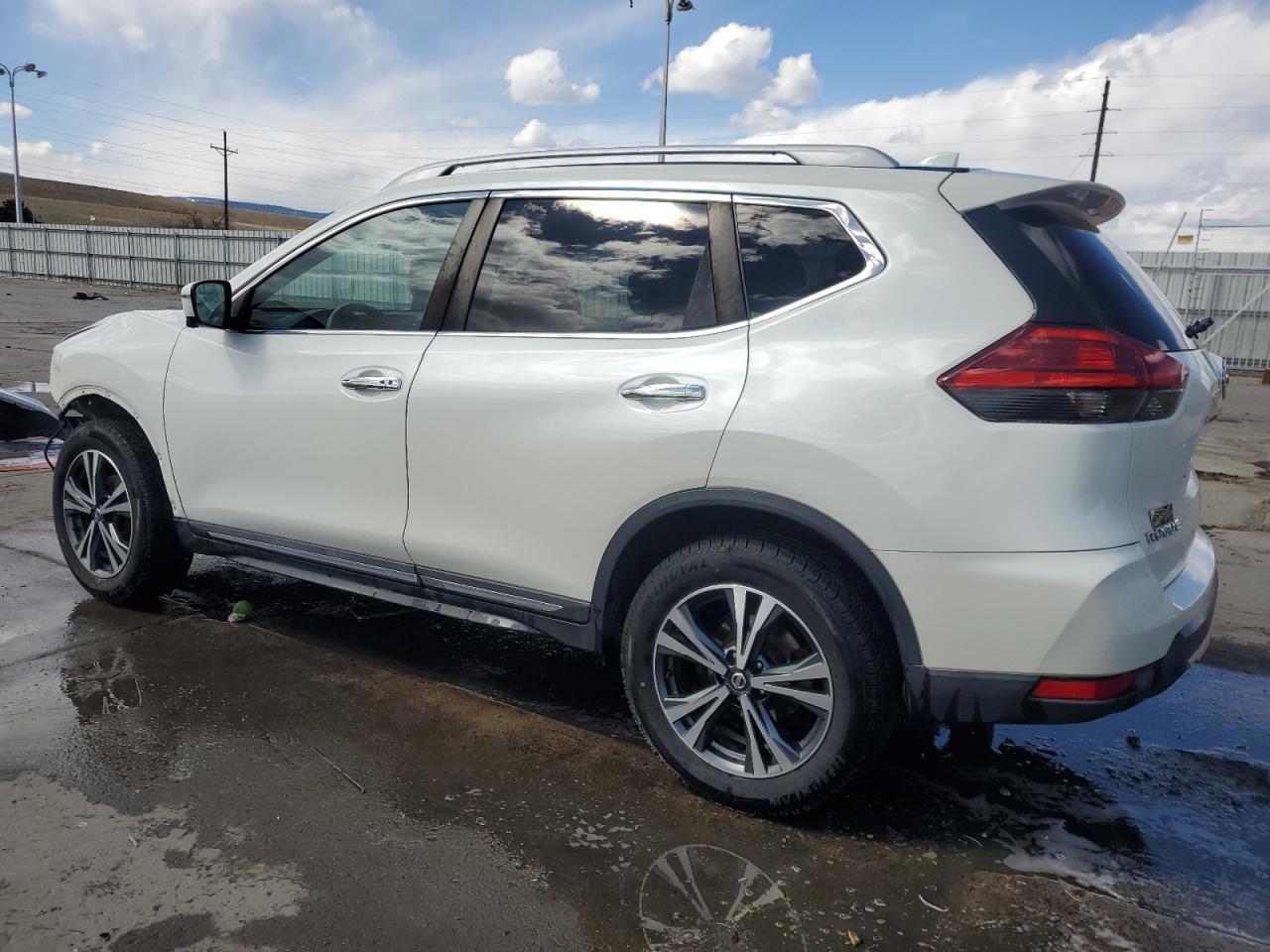 2017 NISSAN ROGUE SV - Фото 2