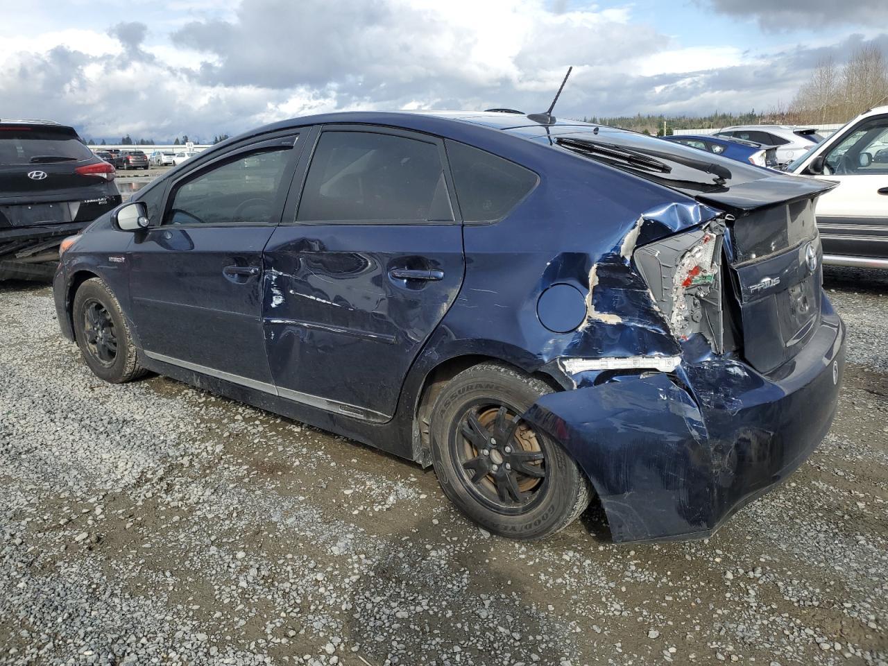 2015 TOYOTA PRIUS - Фото 2