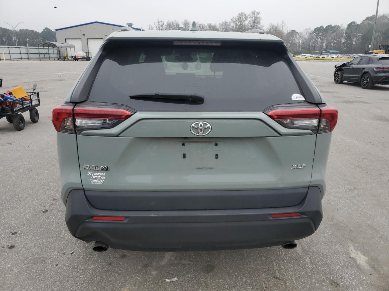 2020 TOYOTA RAV4 XLE P - Image 6