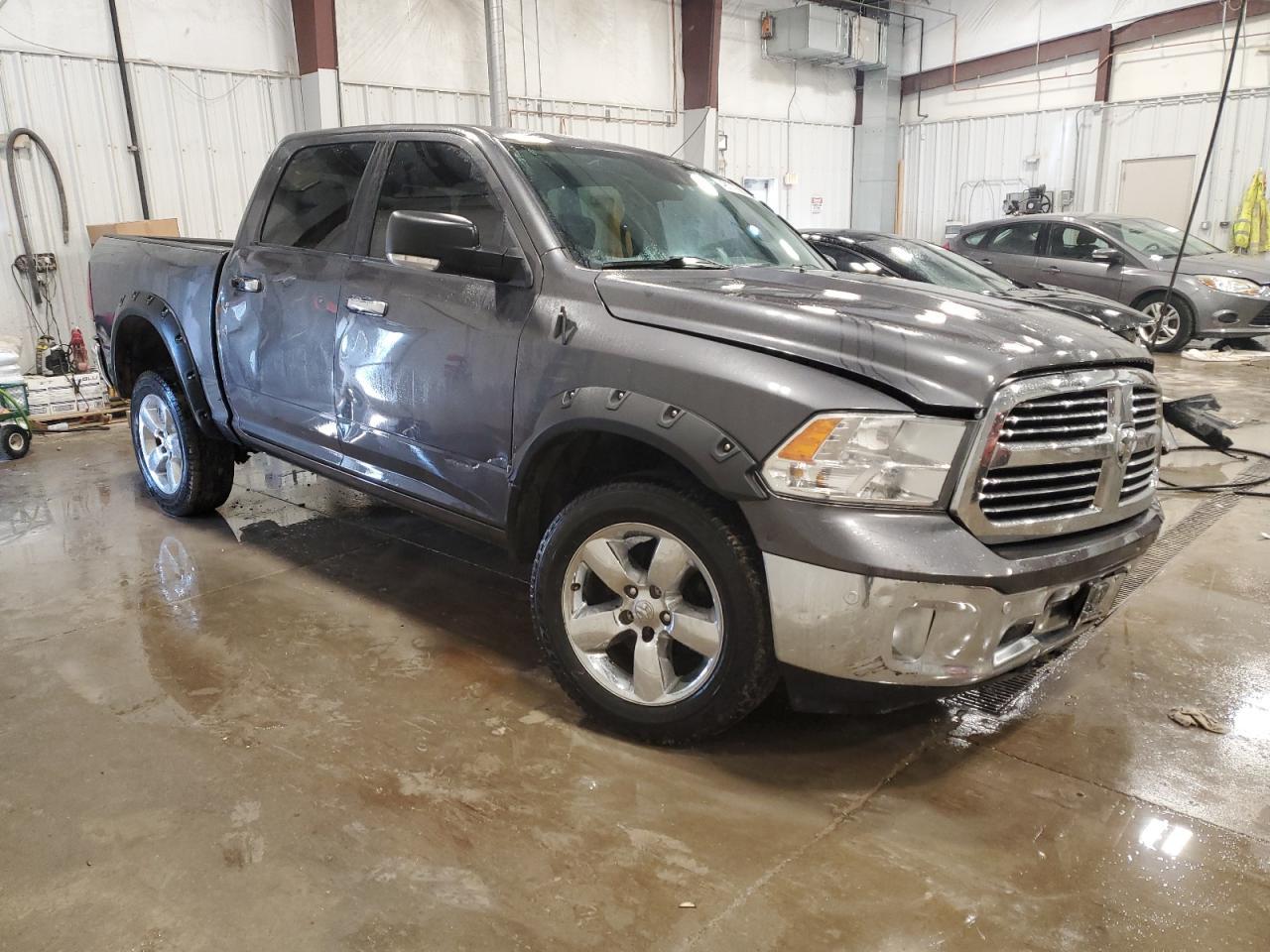 2017 RAM 1500 SLT - Image 4