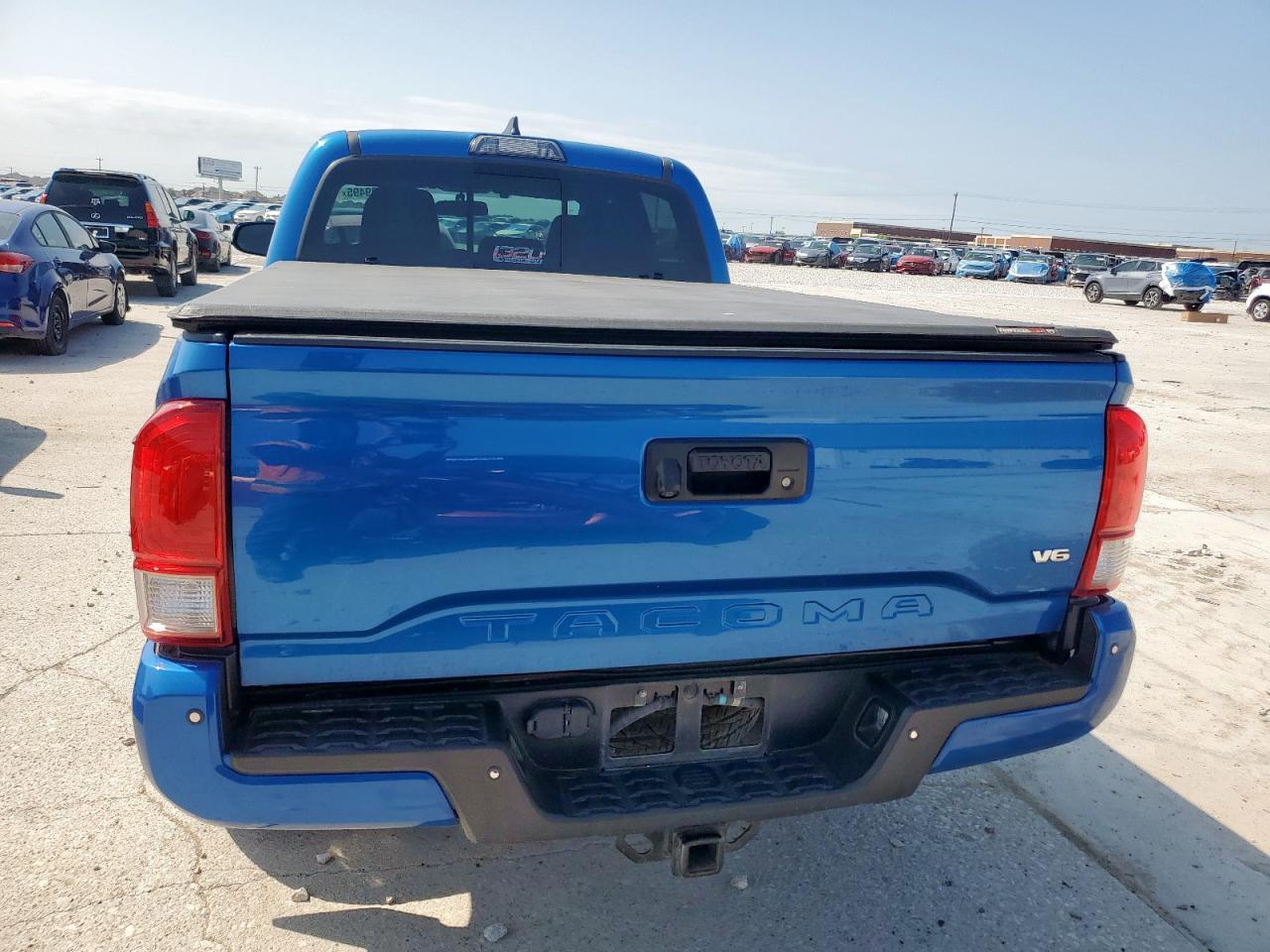 2017 TOYOTA TACOMA DOU - Фото 6