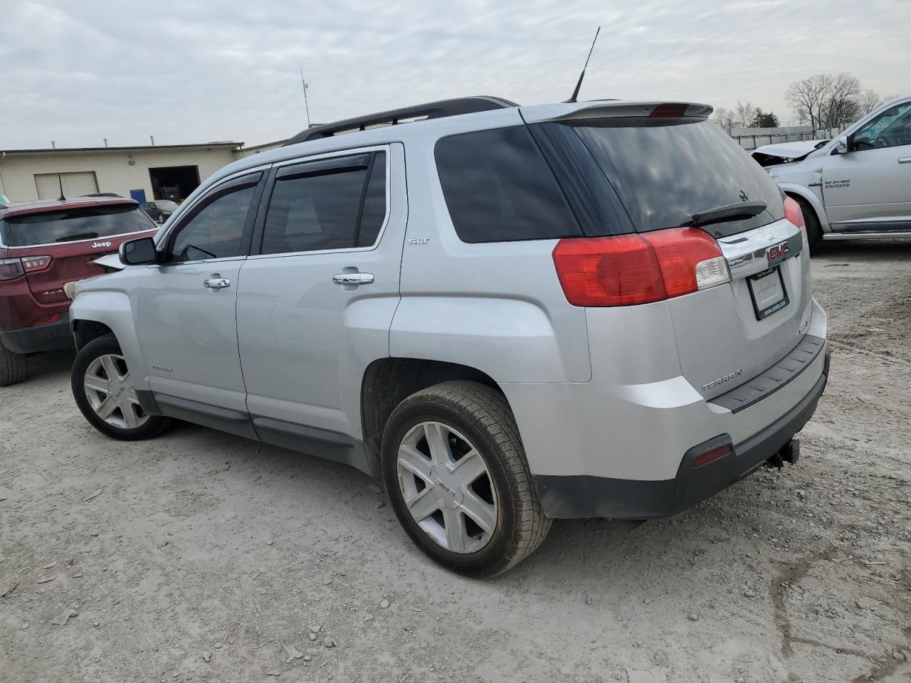 2012 GMC TERRAIN SL - Image 2
