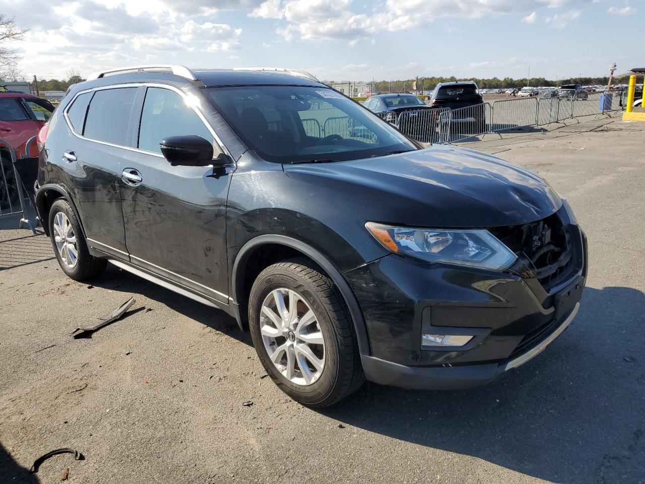 2017 NISSAN ROGUE SV - Фото 4