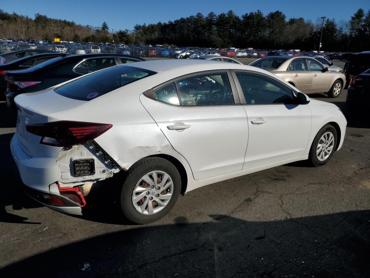 2019 HYUNDAI ELANTRA SE - Фото 3