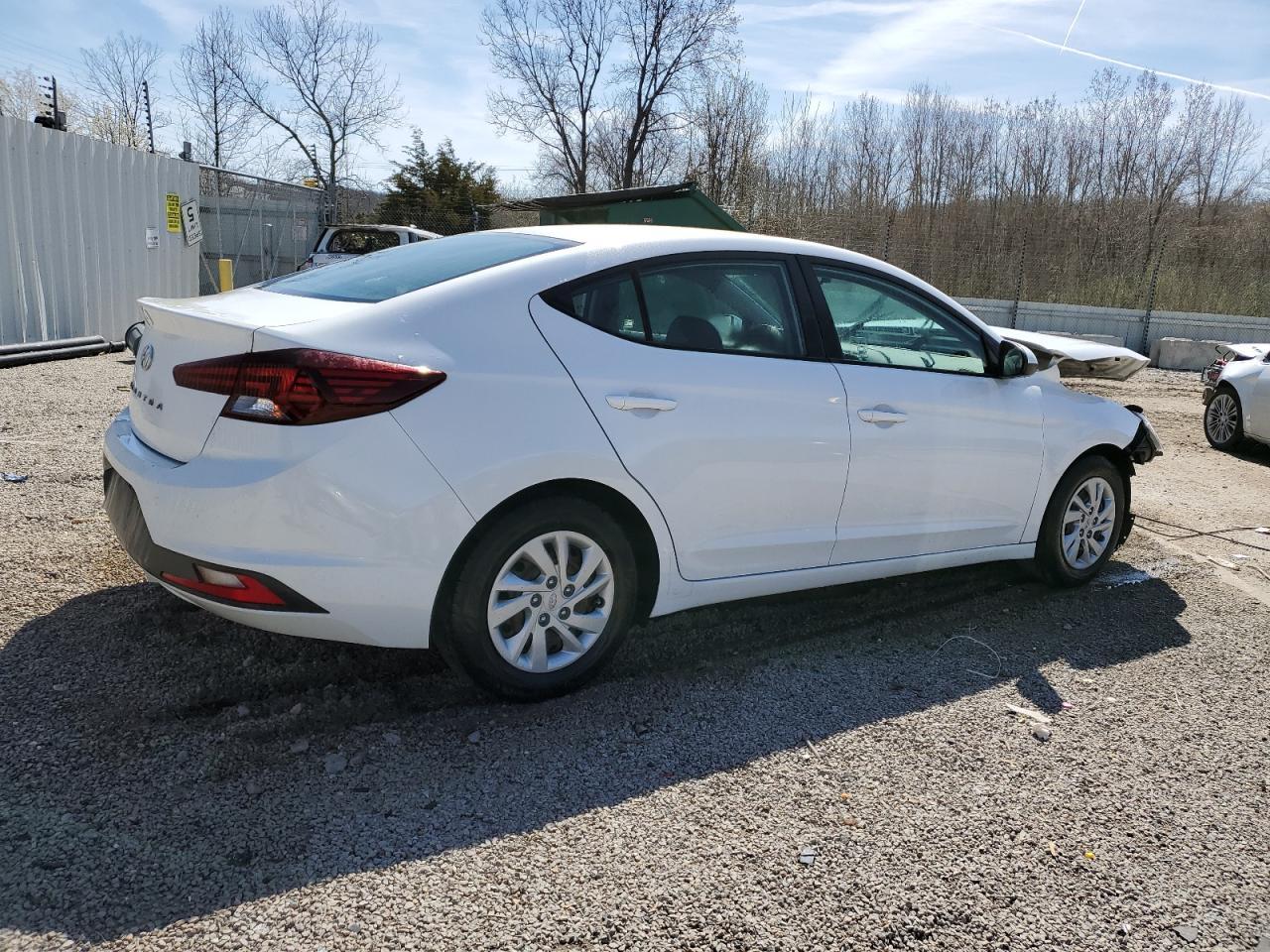 2019 HYUNDAI ELANTRA SE - Фото 3