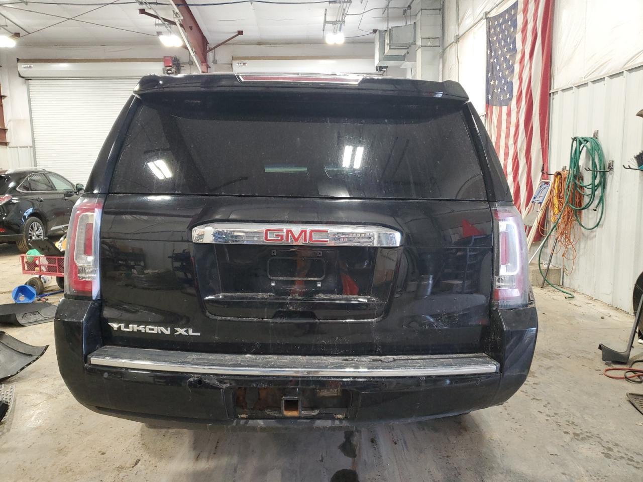 2016 GMC YUKON XL D - Фото 6
