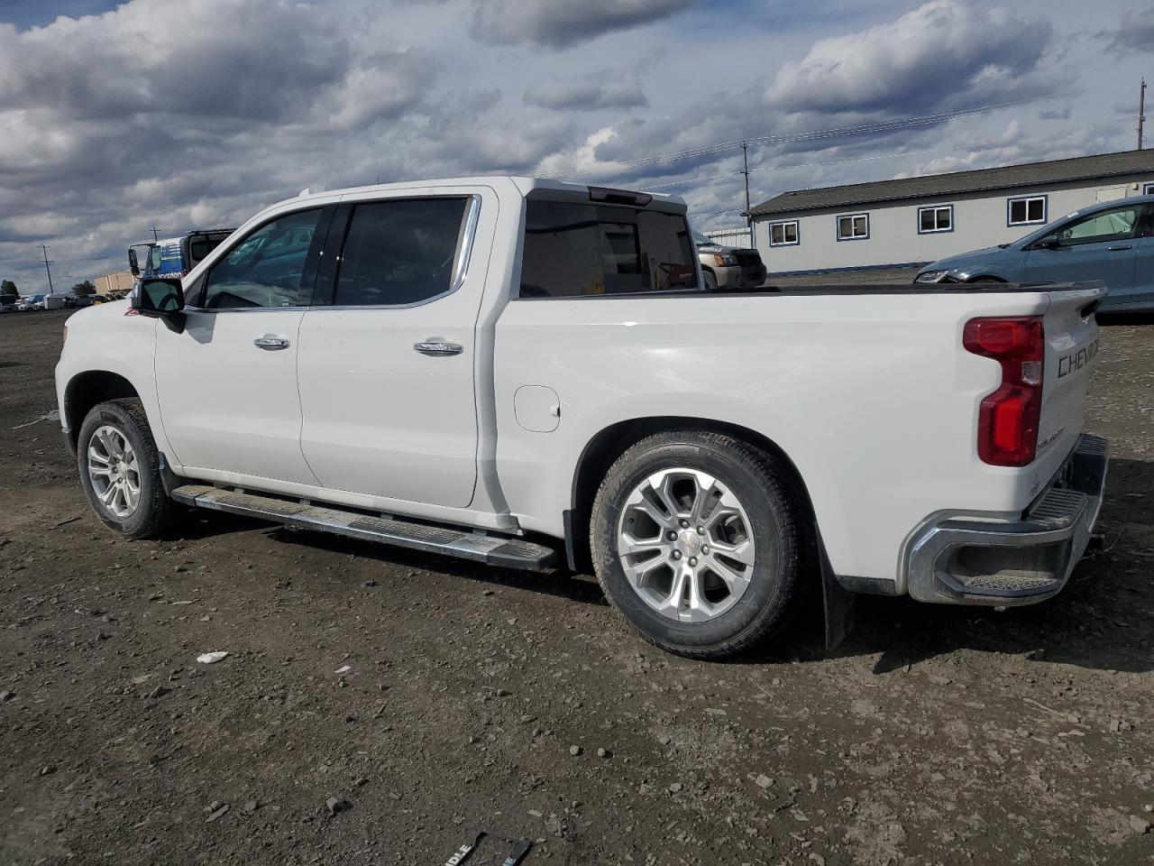 2023 CHEVROLET SILVERADO - Image 2