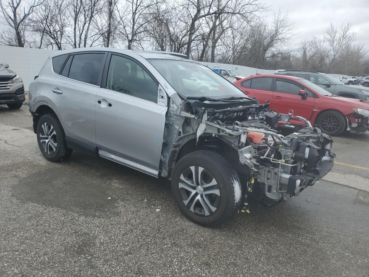2018 TOYOTA RAV4 LE - Фото 4