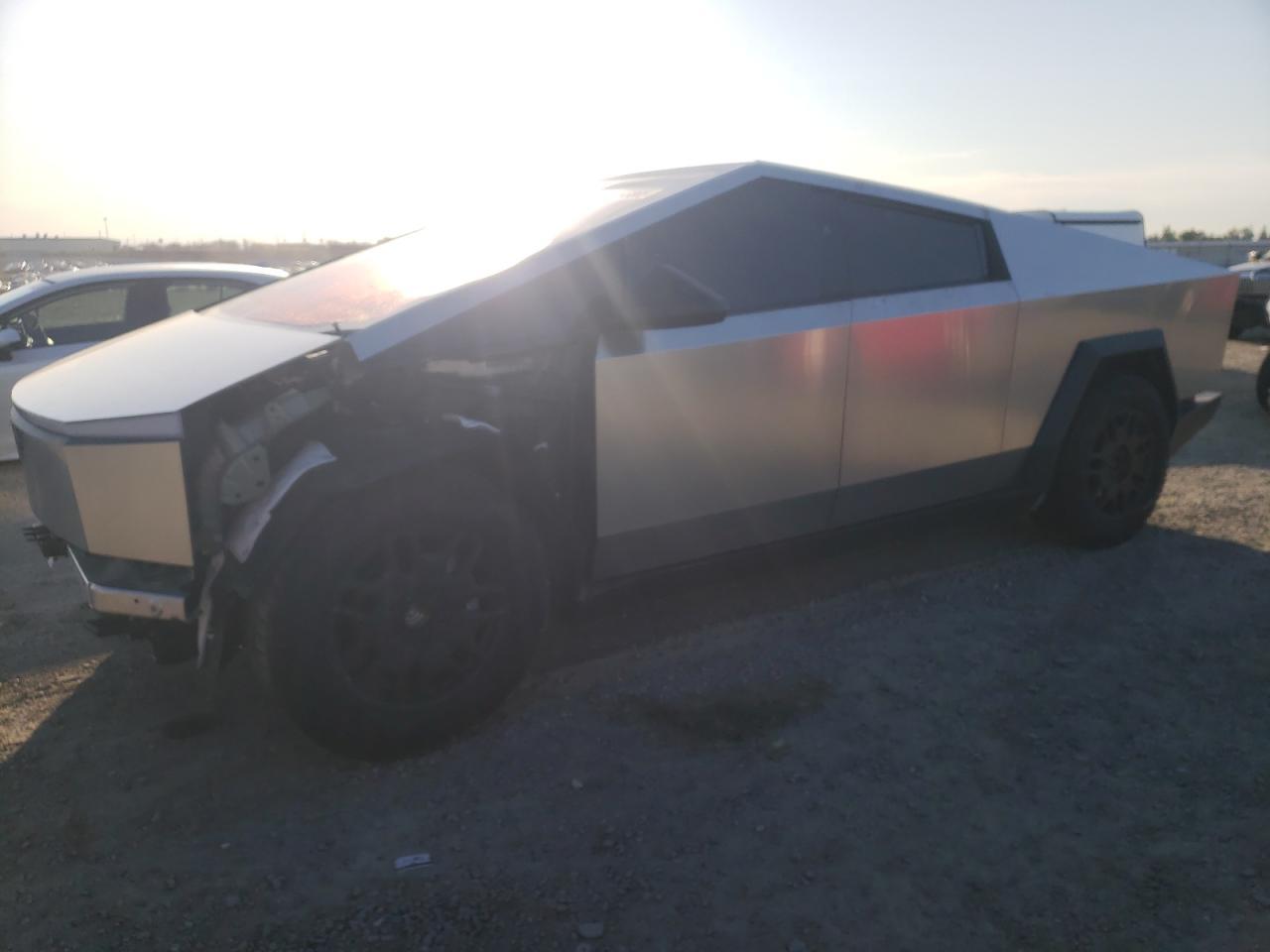 2024 TESLA CYBERTRUCK