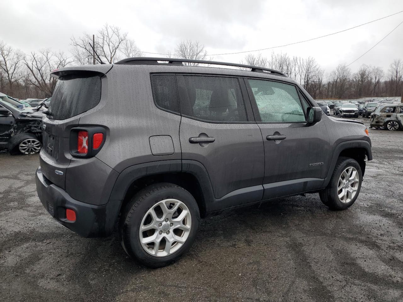 2017 JEEP RENEGADE L - Image 3