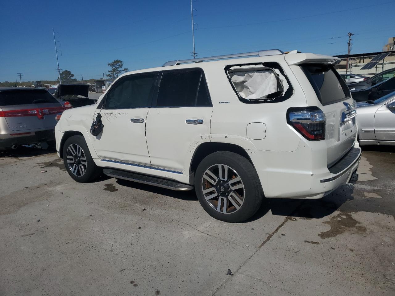 2018 TOYOTA 4RUNNER SR - Фото 2