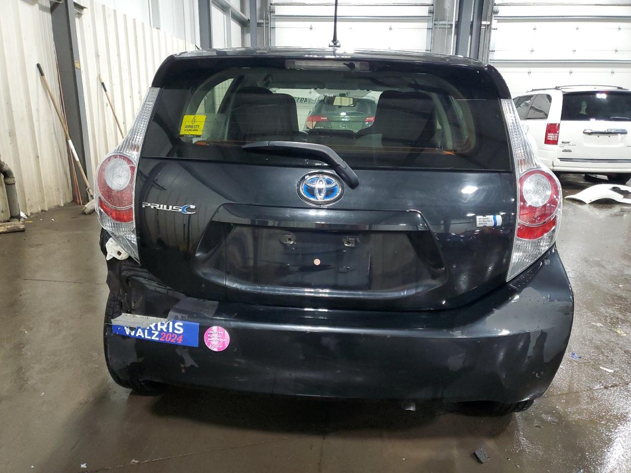 2013 TOYOTA PRIUS C - Фото 6