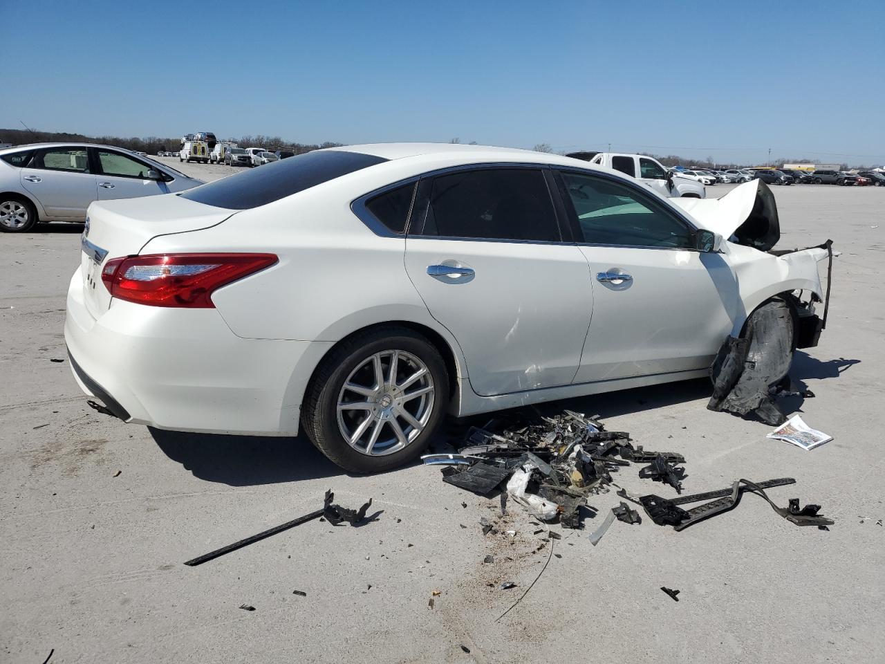 2016 NISSAN ALTIMA 2.5 - Фото 3