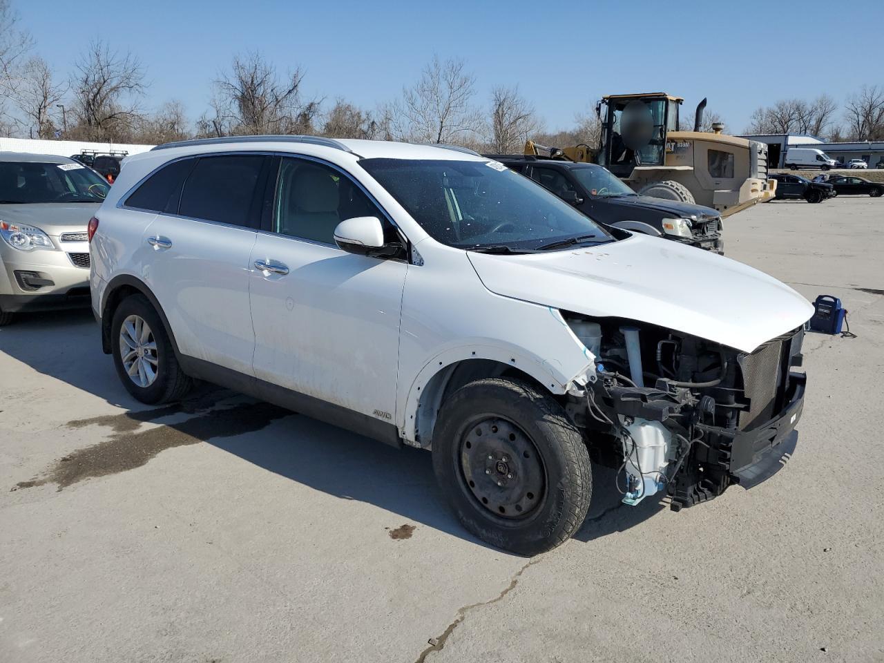 2017 KIA SORENTO LX - Image 4