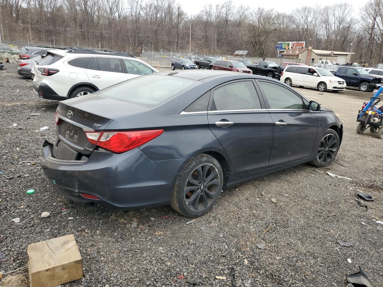 2013 HYUNDAI SONATA SE - Image 3