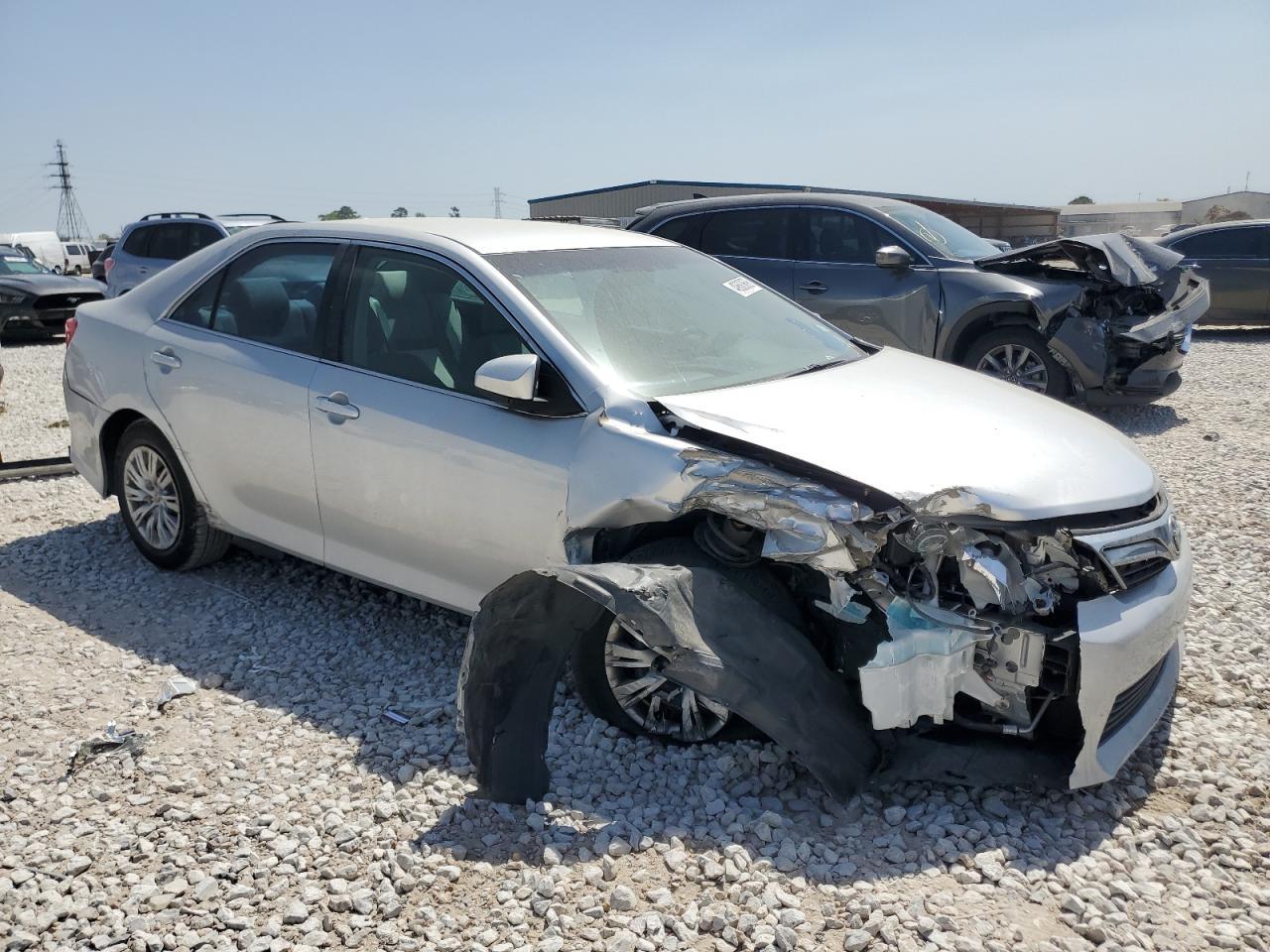 2014 TOYOTA CAMRY L - Фото 4