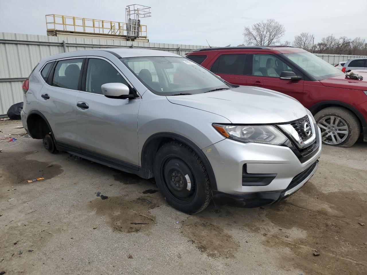 2017 NISSAN ROGUE S - Image 4