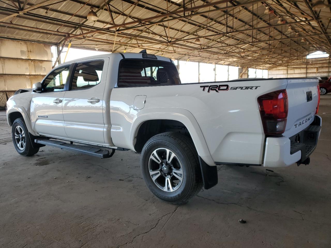 2019 TOYOTA TACOMA DOU - Фото 2