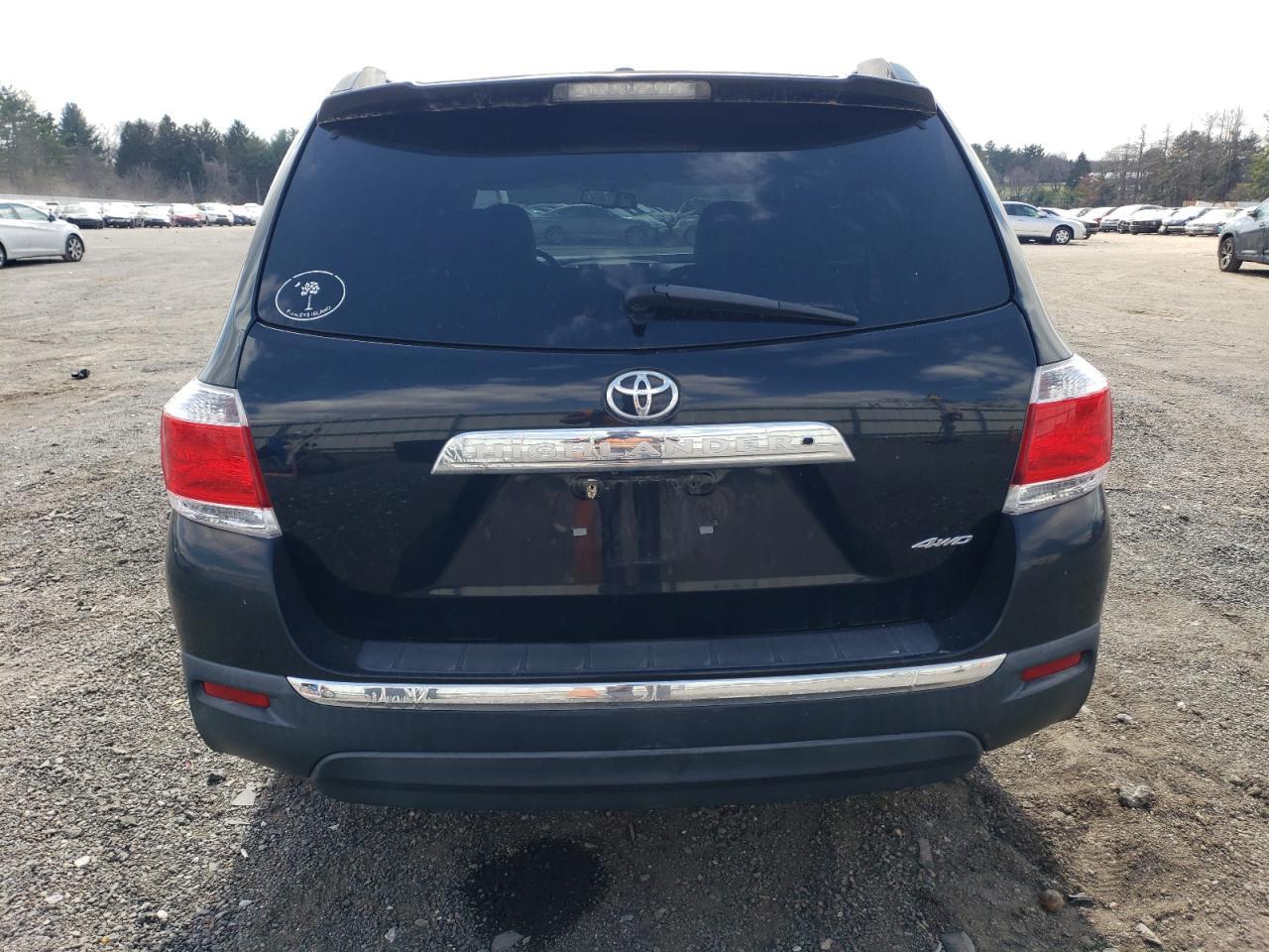 2011 TOYOTA HIGHLANDER - Image 6