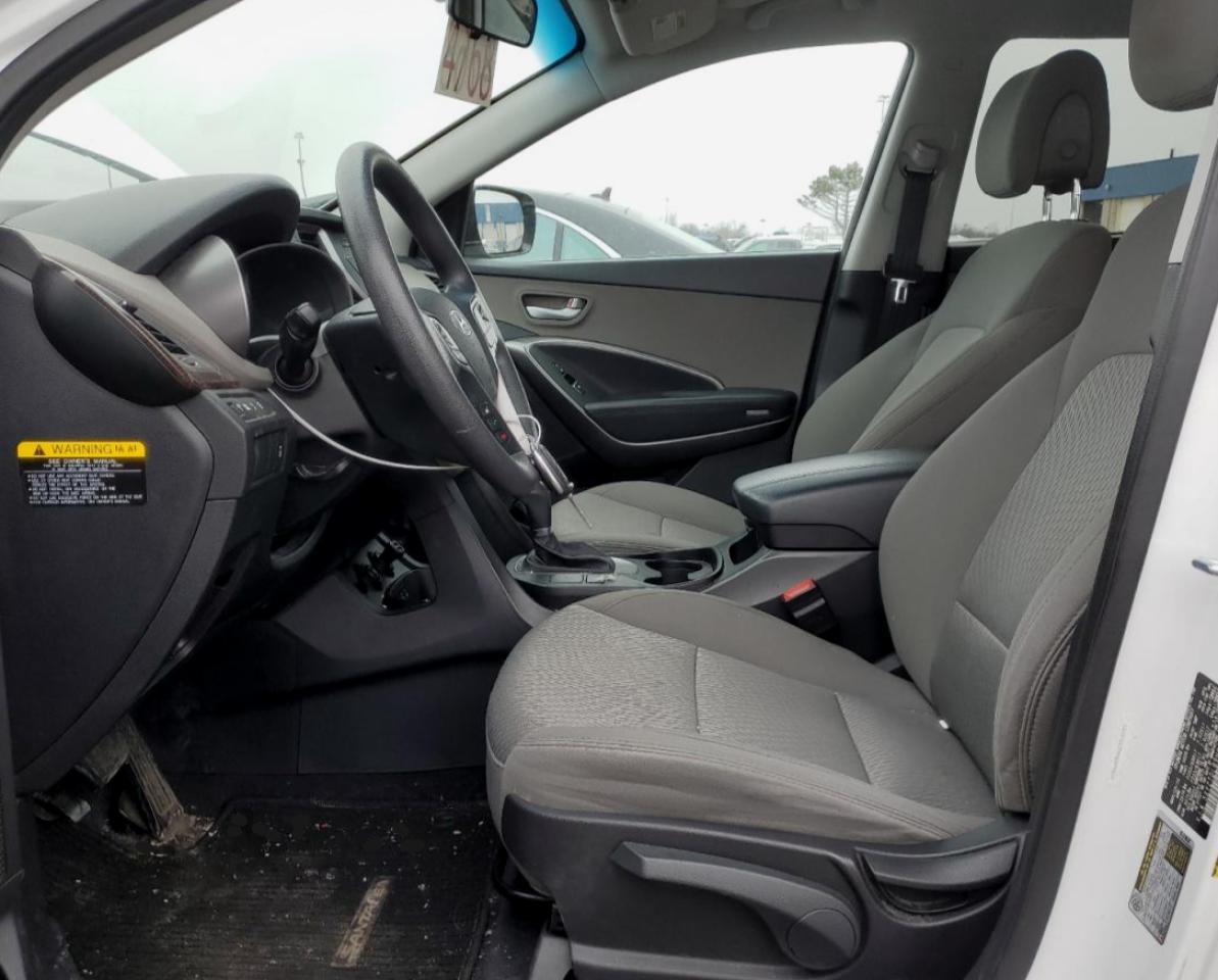 2017 HYUNDAI SANTA FE S - Image 7