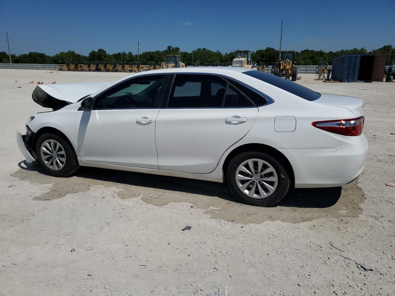 2016 TOYOTA CAMRY LE - Фото 2