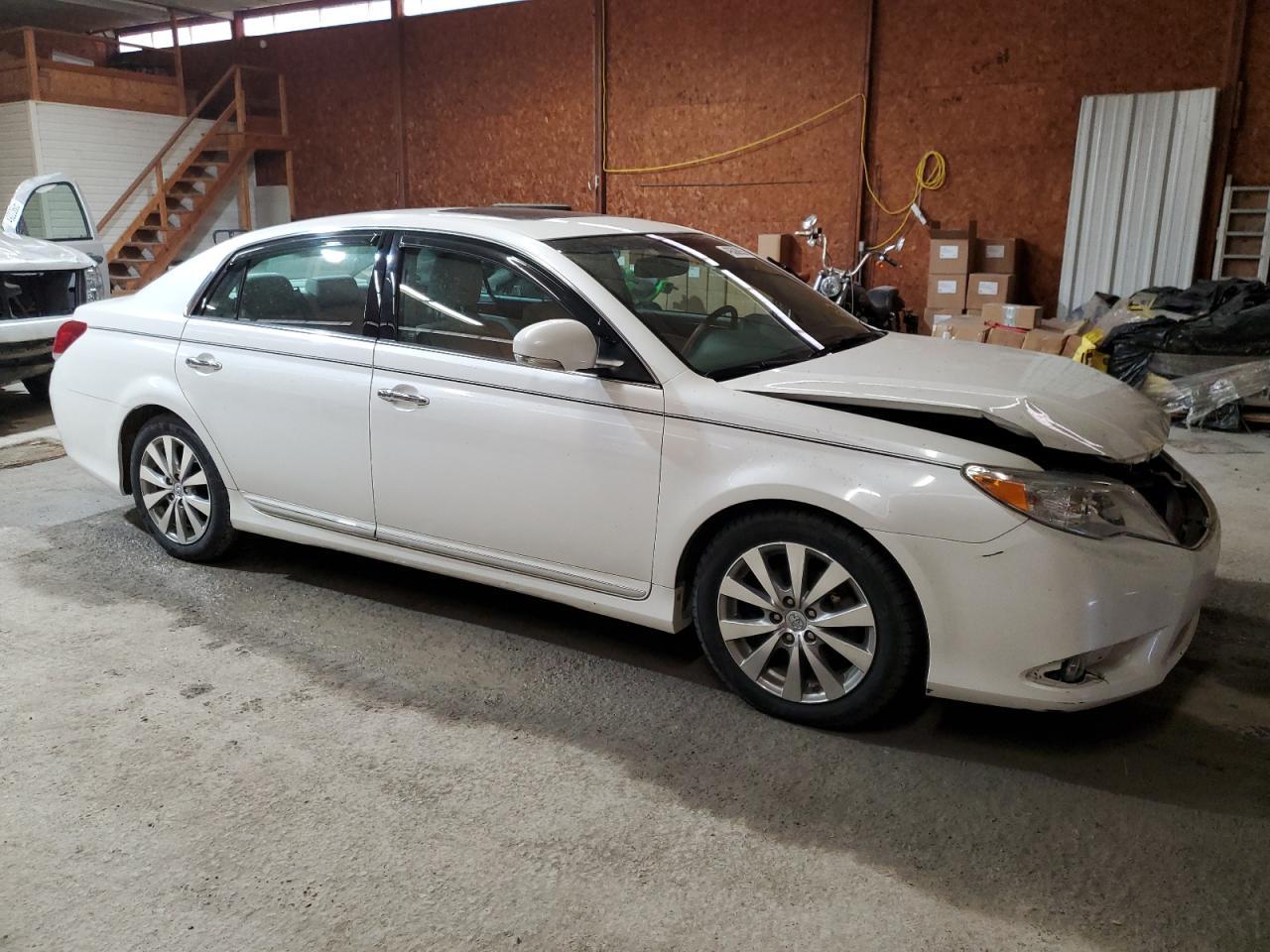 2011 TOYOTA AVALON BAS - Image 4