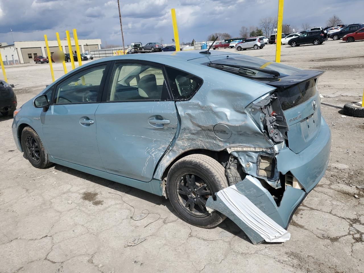 2015 TOYOTA PRIUS - Image 2