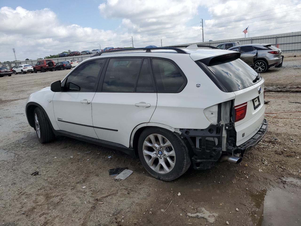 2013 BMW X5 XDRIVE3 - Image 2