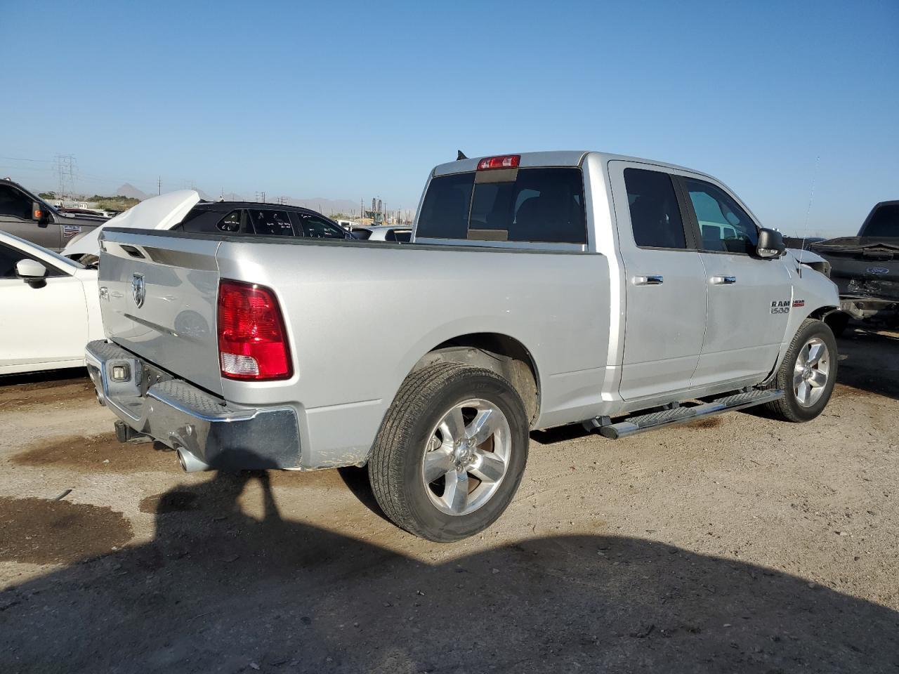 2017 RAM 1500 SLT - Image 3