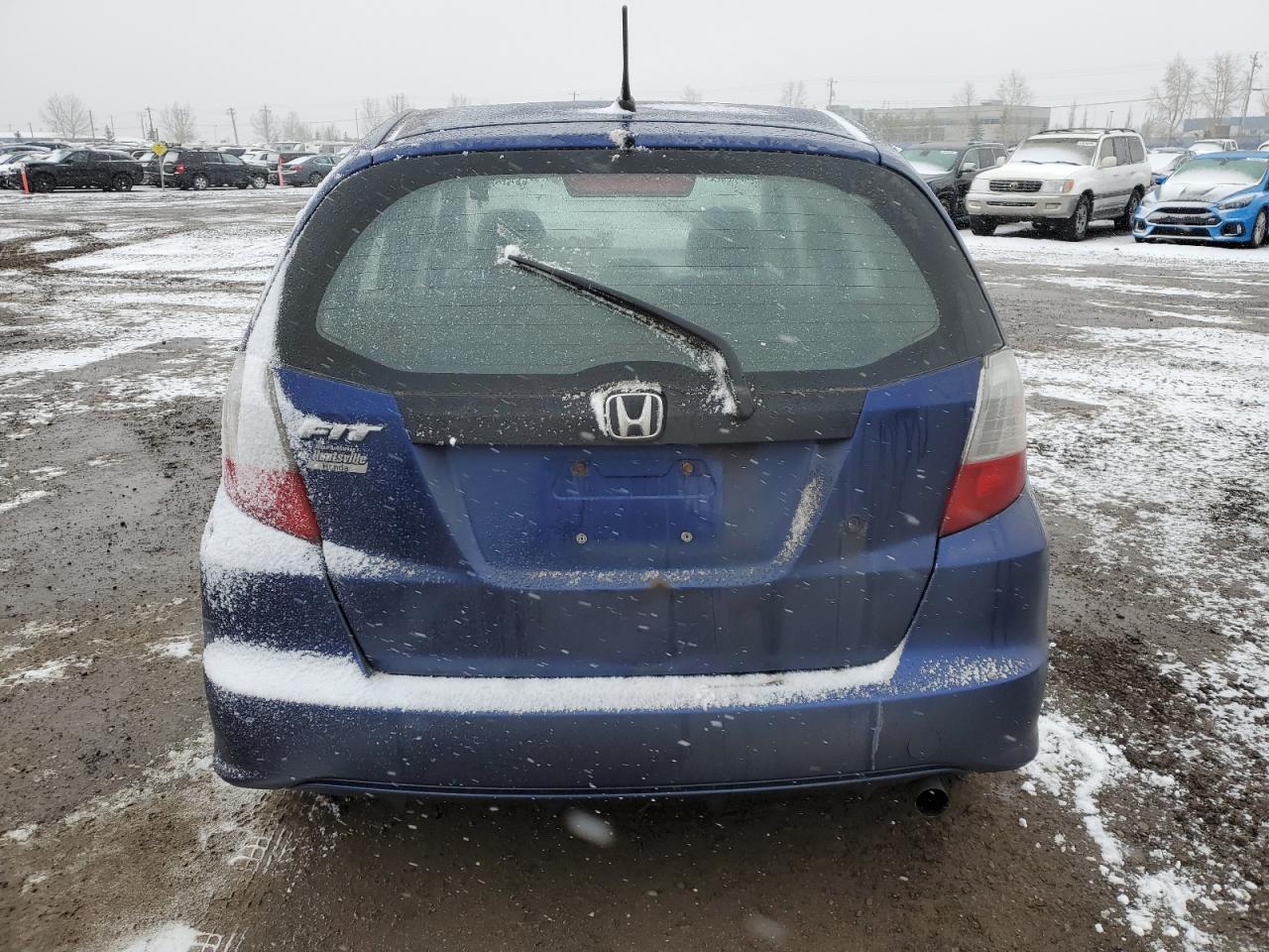 2011 HONDA FIT - Image 6