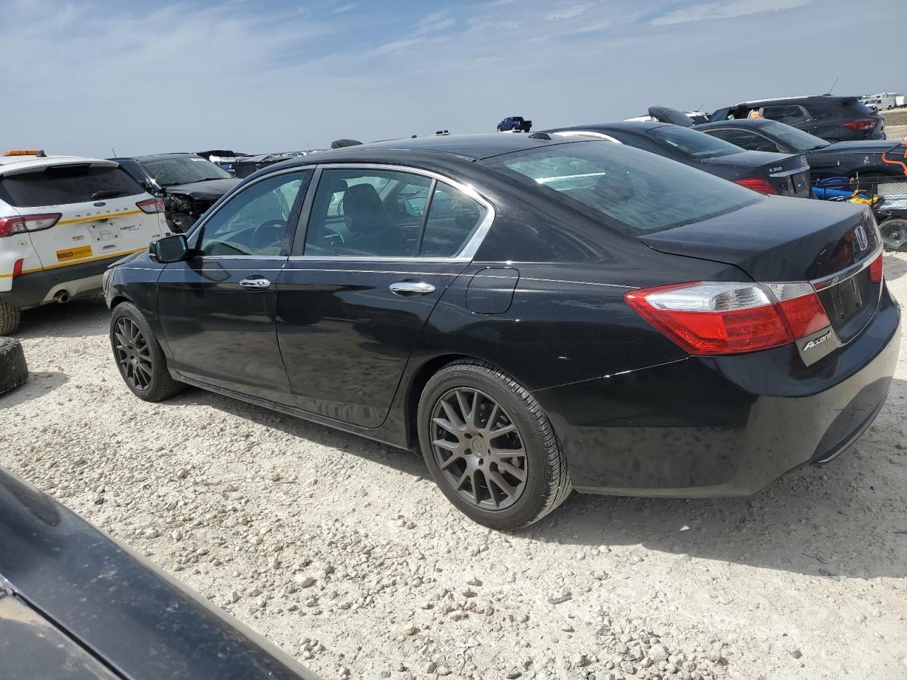 2015 HONDA ACCORD EXL - Image 2
