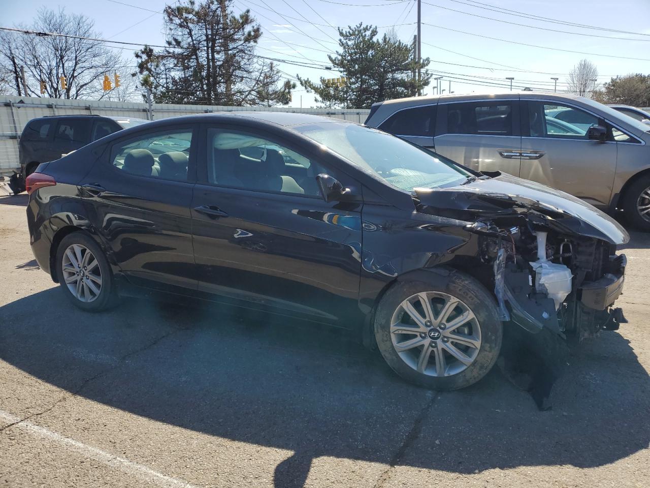 2015 HYUNDAI ELANTRA SE - Image 4