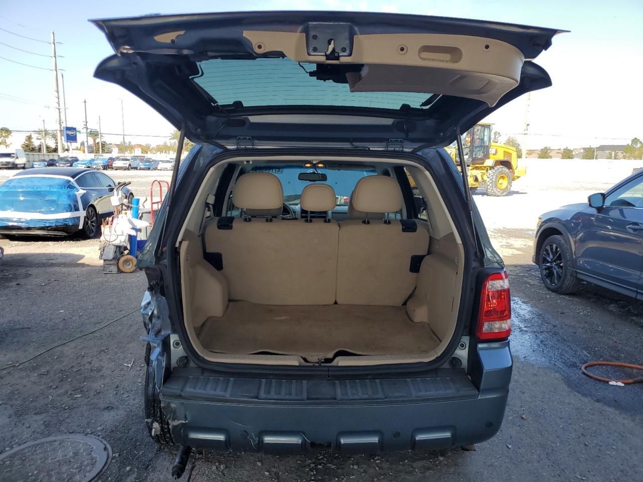 2012 FORD ESCAPE LIM - Image 6