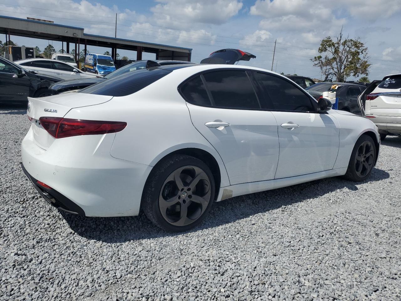 2017 ALFA ROMEO GIULIA Q4 - Фото 3
