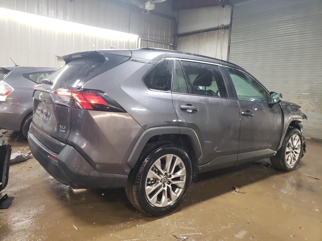 2024 TOYOTA RAV4 XLE P - Image 3