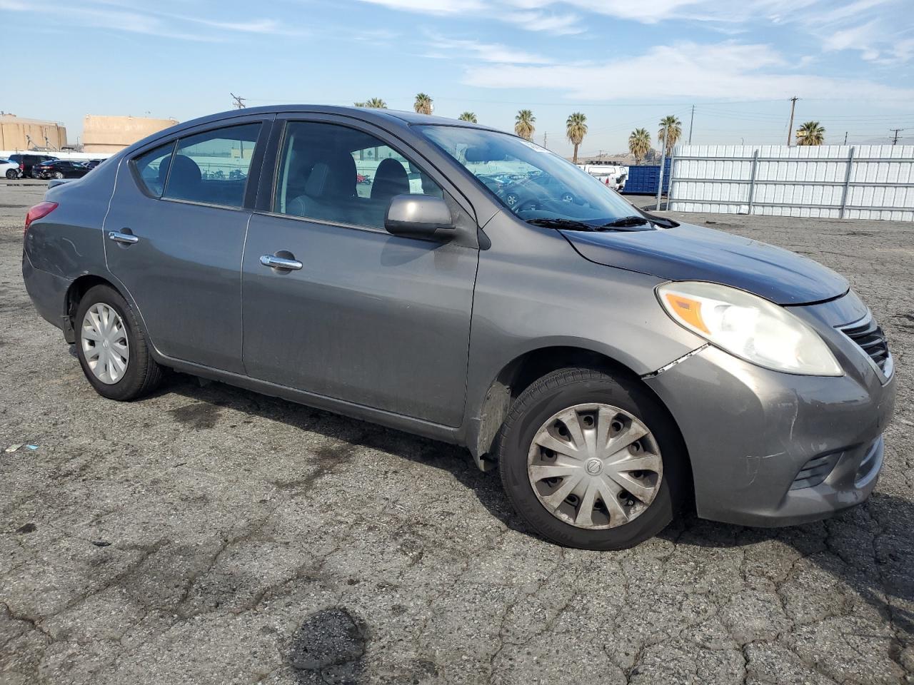 2014 NISSAN VERSA S - Фото 4