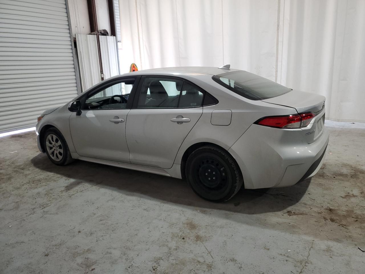 2021 TOYOTA COROLLA LE - Фото 2