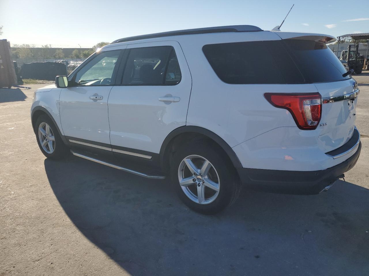 2018 FORD EXPLORER X - Image 2