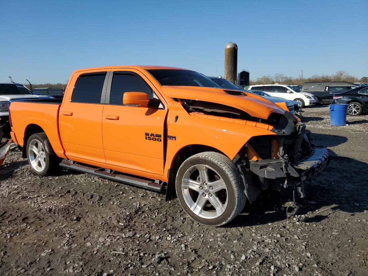 2017 RAM 1500 SPORT - Фото 4