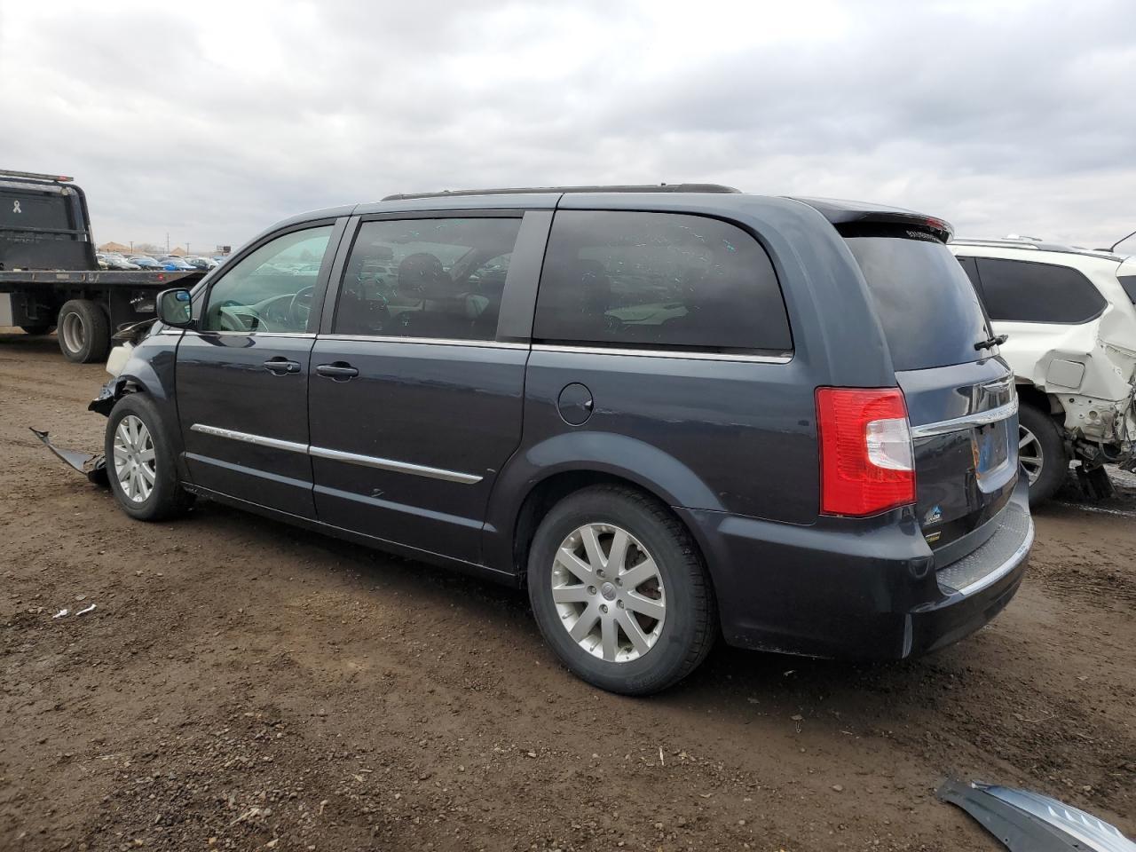 2014 CHRYSLER TOWN & COU - Image 2
