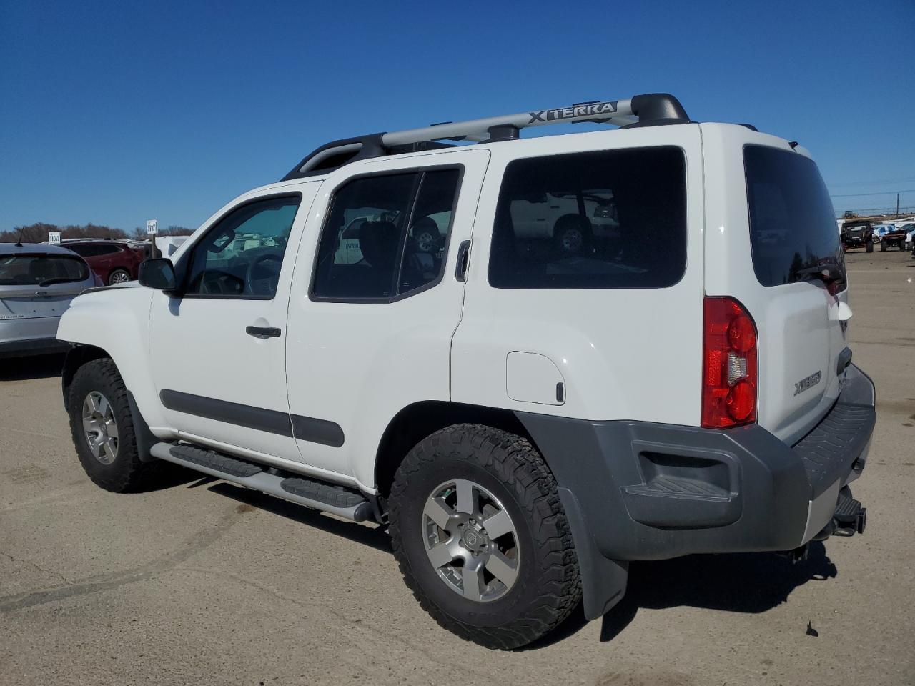2013 NISSAN XTERRA X - Image 2