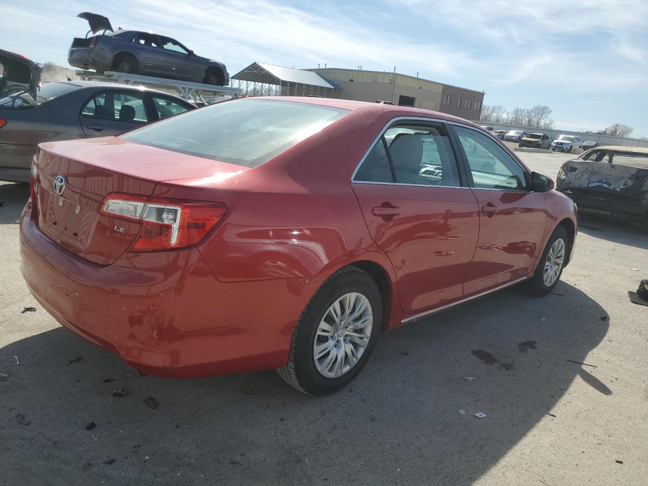 2013 TOYOTA CAMRY L - Фото 3