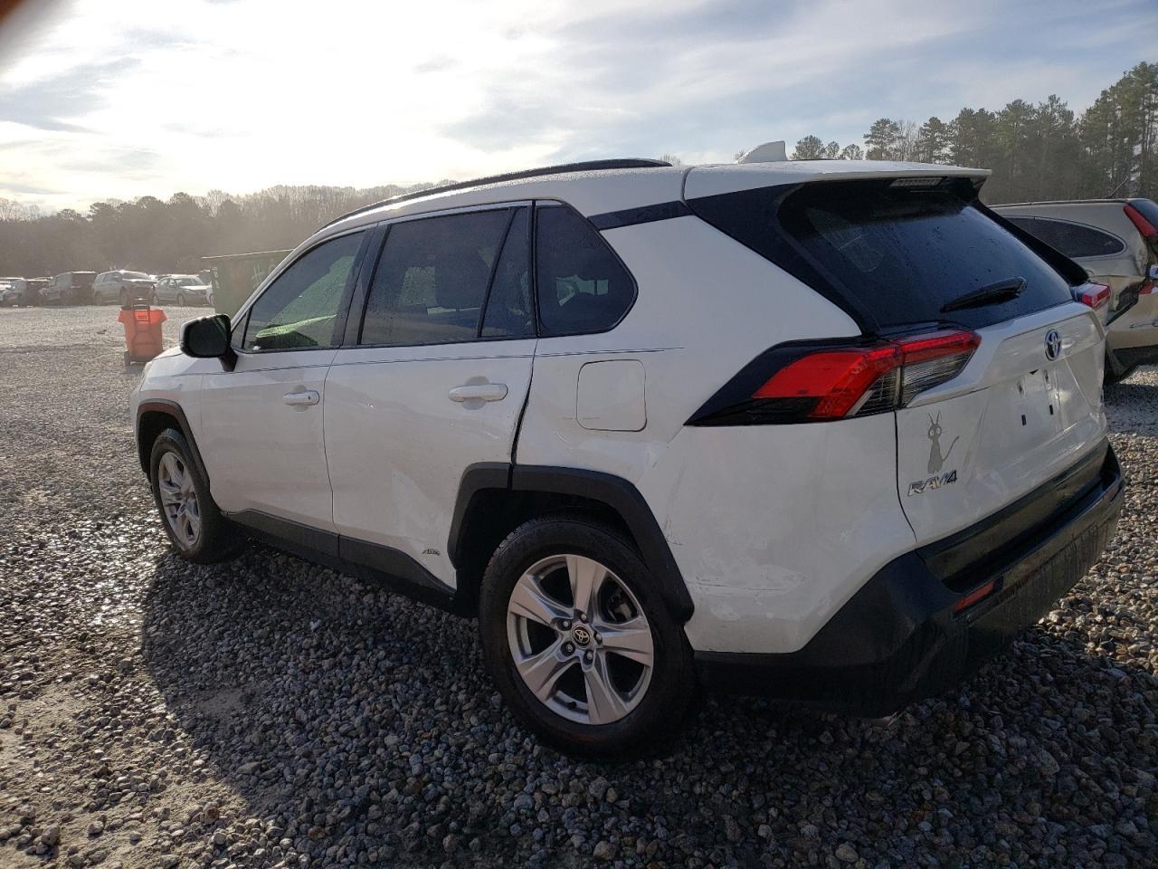 2020 TOYOTA RAV4 XLE - Image 2