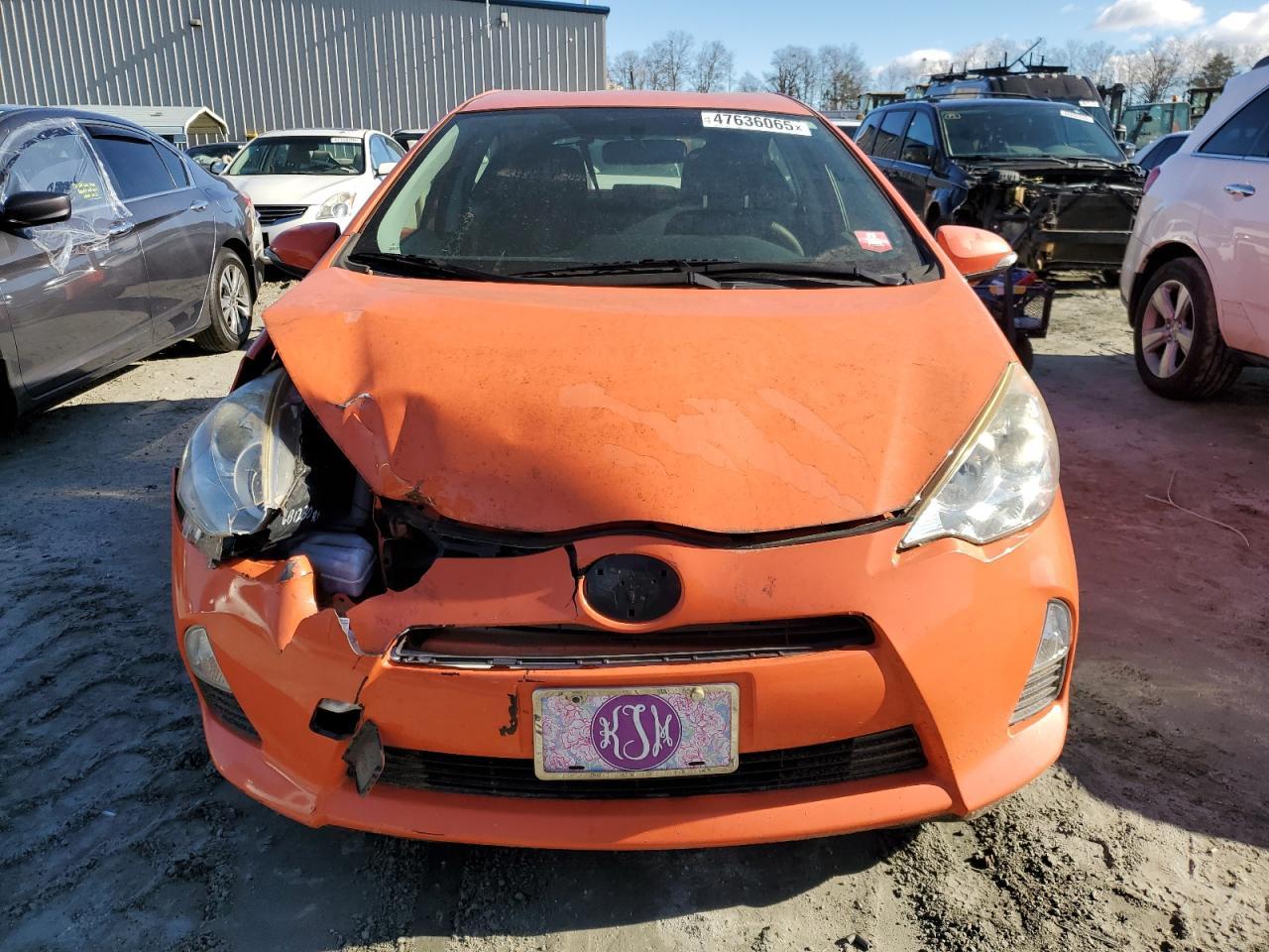 2013 TOYOTA PRIUS C - Фото 5