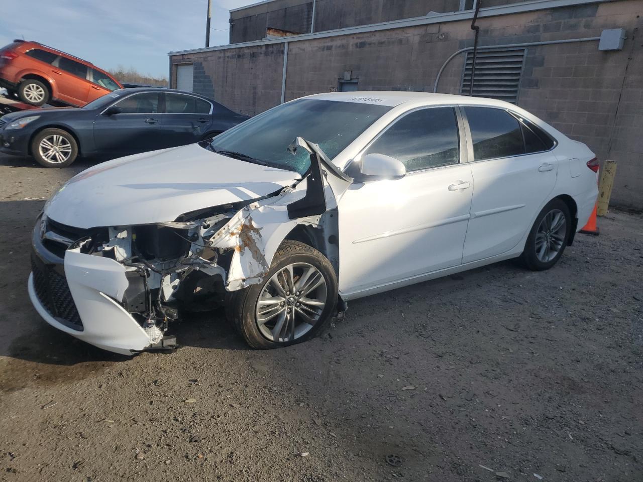 2016 TOYOTA CAMRY LE
