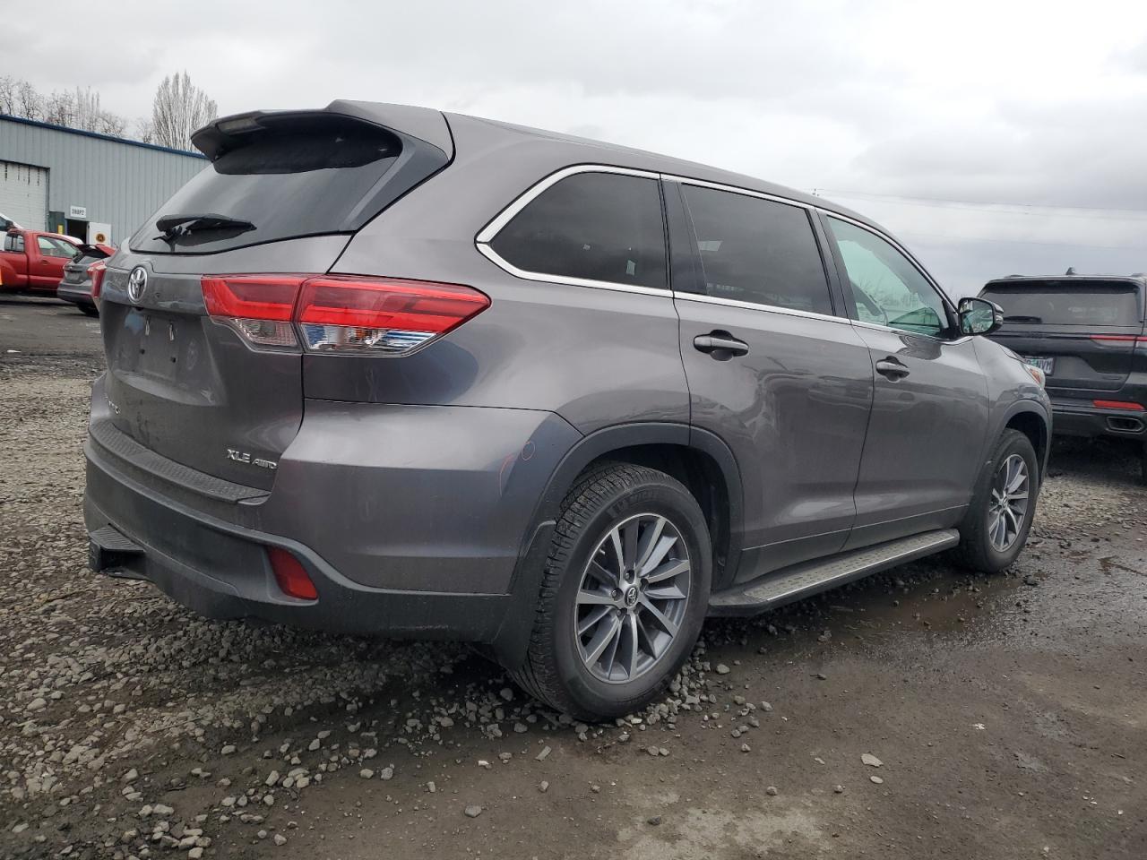 2019 TOYOTA HIGHLANDER - Image 3