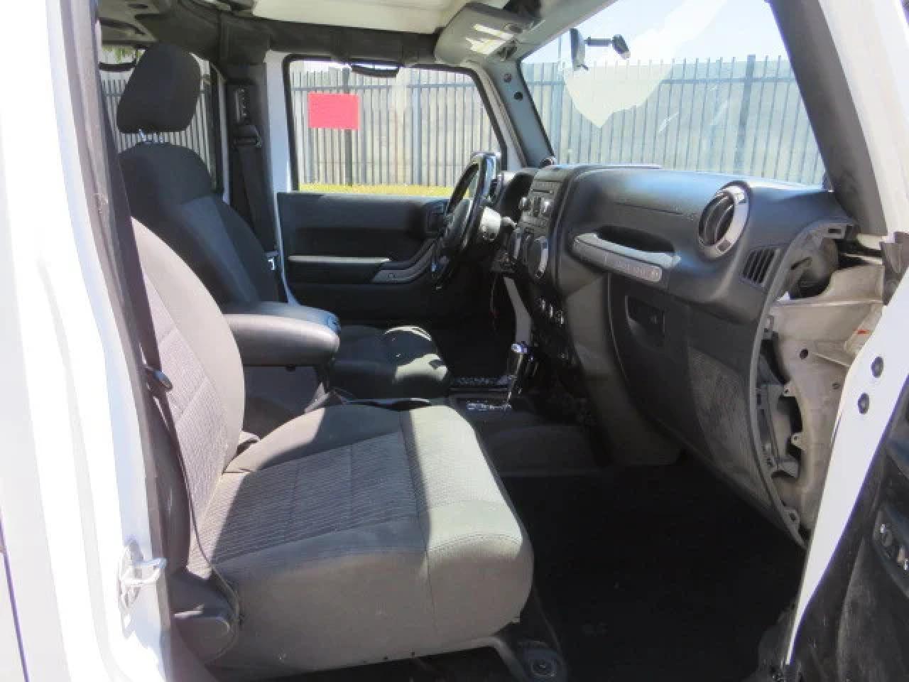 2012 JEEP WRANGLER U - Image 5